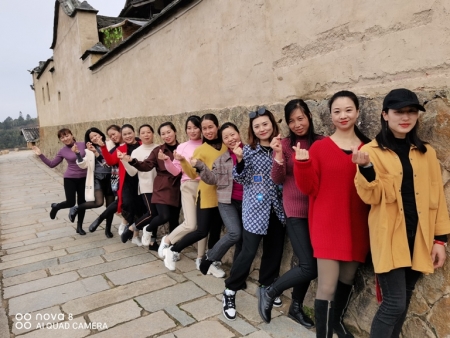 金东公司组织女职工春游活动